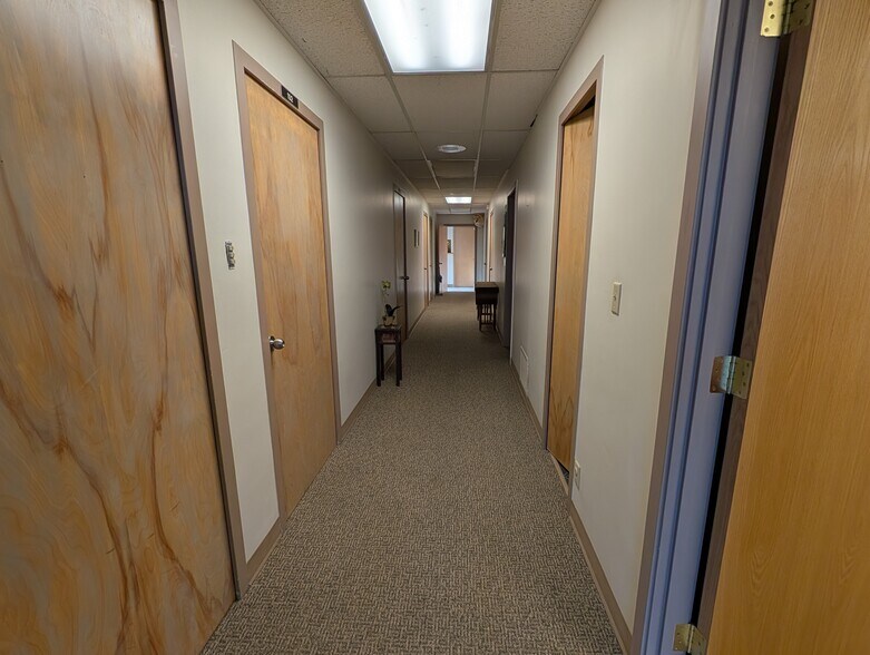 More Photos Of 700 Murdock St, Sedro Woolley Office For Sale