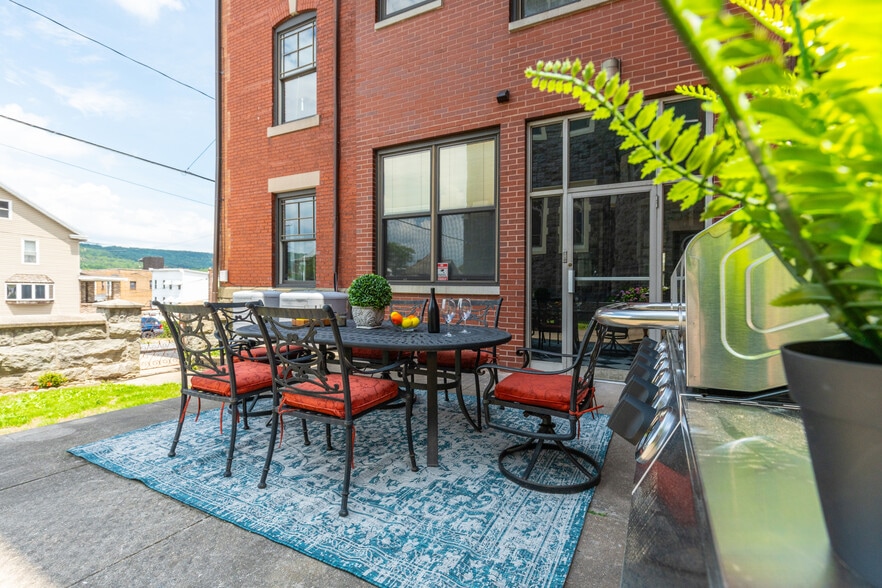 More Photos Of 124 E Abbott St, Lansford Specialty For Sale