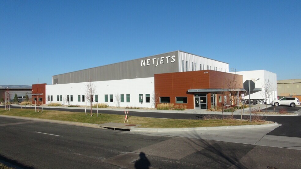 More Photos Of 8156 Interport Blvd, Englewood Airplane Hangar For Lease