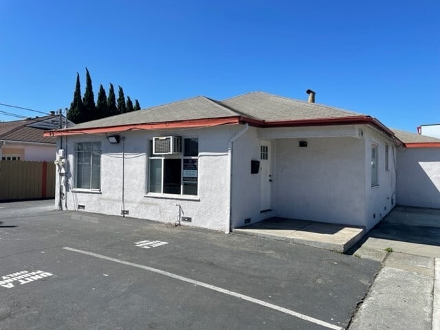 More Photos Of 966 W Winton Ave, Hayward Storefront Retail Residential For Sale