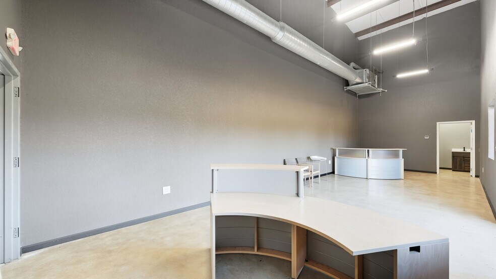 More Photos Of 5345 US 87, Stockdale Warehouse For Sale