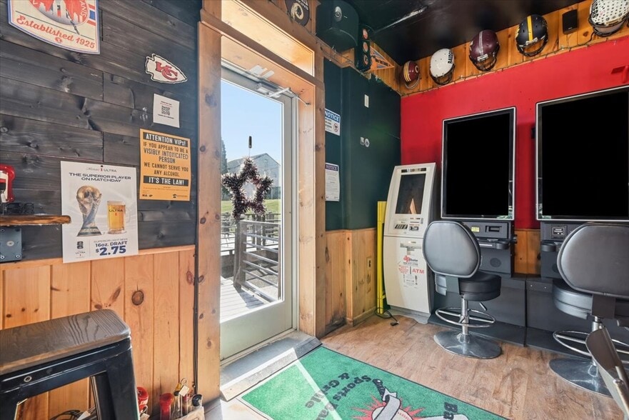 More Photos Of 10 E Lehigh St, Summit Hill Restaurant For Sale