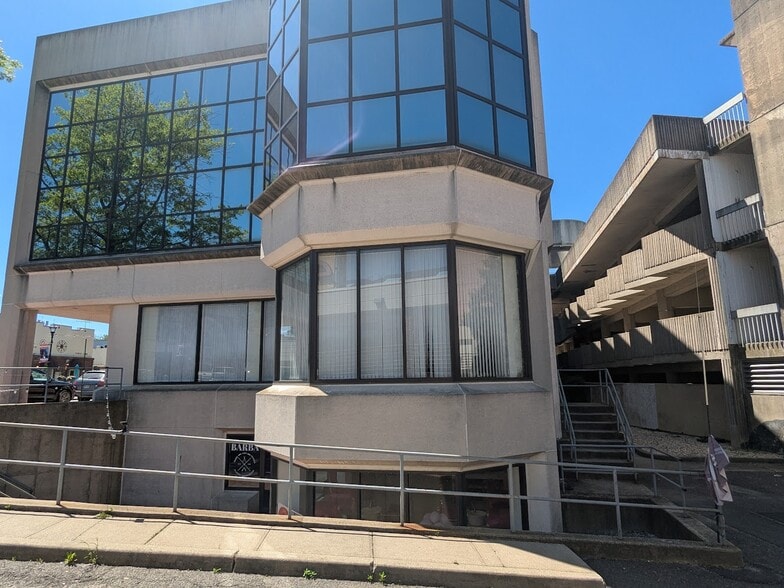 More Photos Of 3 School St, Glen Cove Medical For Sale