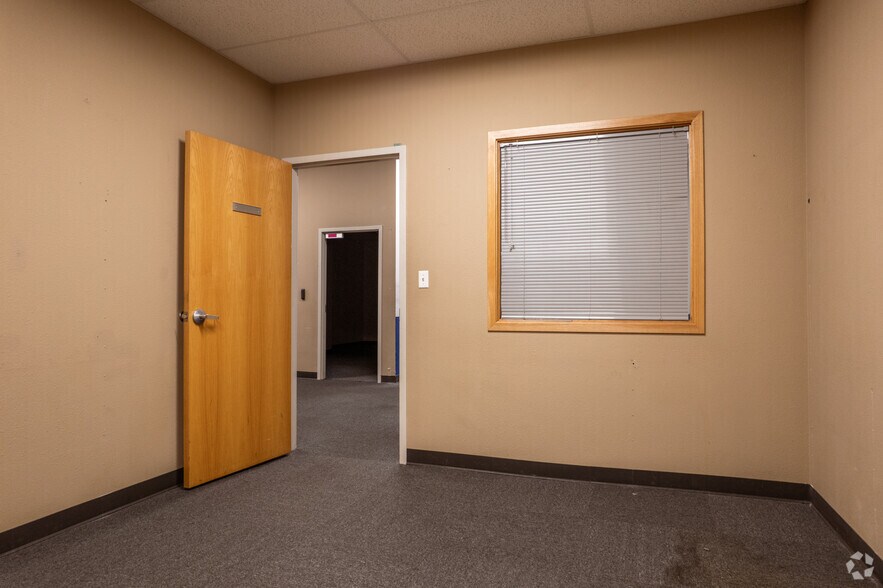 More Photos Of 4401 Innovation Dr, Fort Collins Light Distribution For Sale