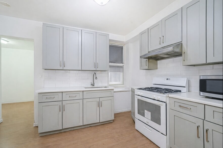 More Photos Of 174 Avenue O, Brooklyn Storefront Retail Residential For Sale
