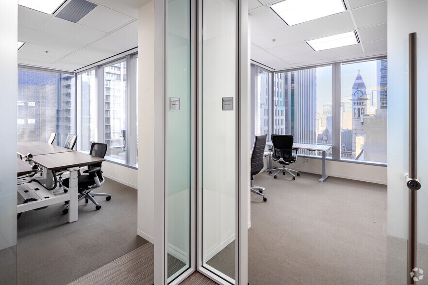 More Photos Of 333 Bay St, Toronto Office For Sale