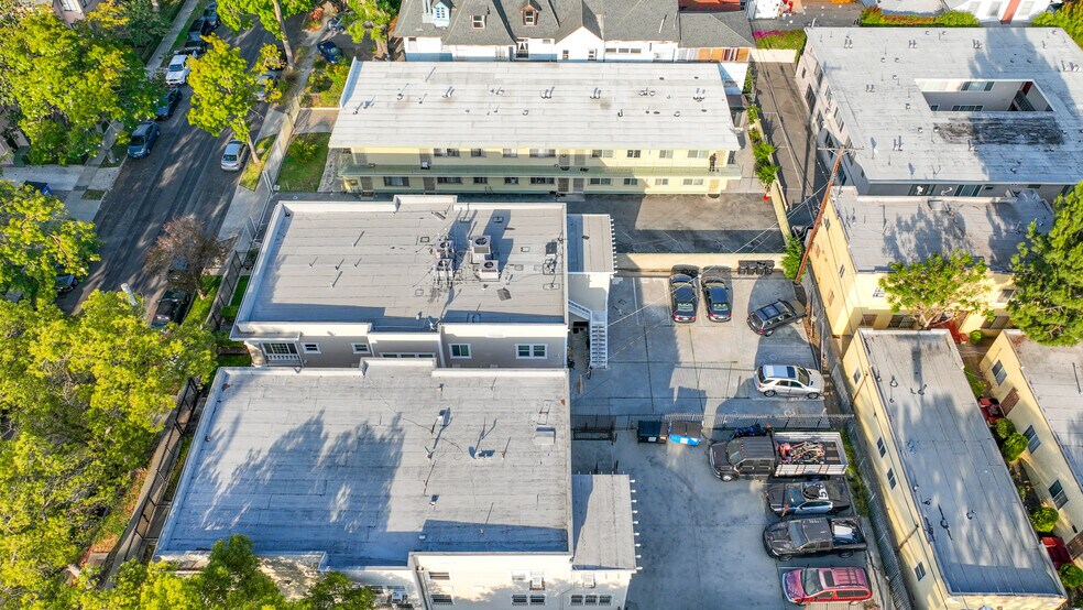 More Photos Of 1220 W 27th St, Los Angeles Dormitory For Sale