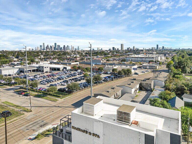 More Photos Of 1511 W 12th St, Houston Office For Sale