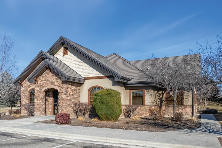 Primary Photo Of 3209 W Bavaria St, Eagle Medical For Sale