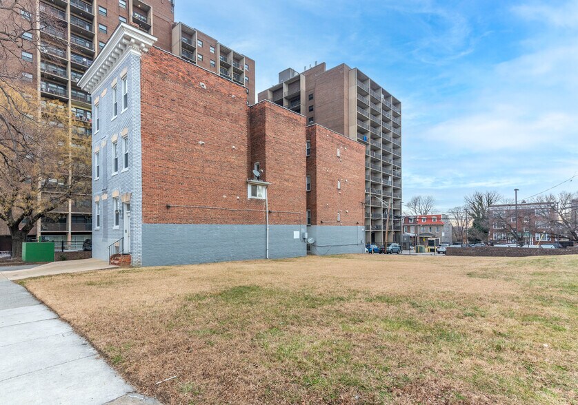 More Photos Of 2445 Lakeview Ave, Baltimore Apartments For Sale