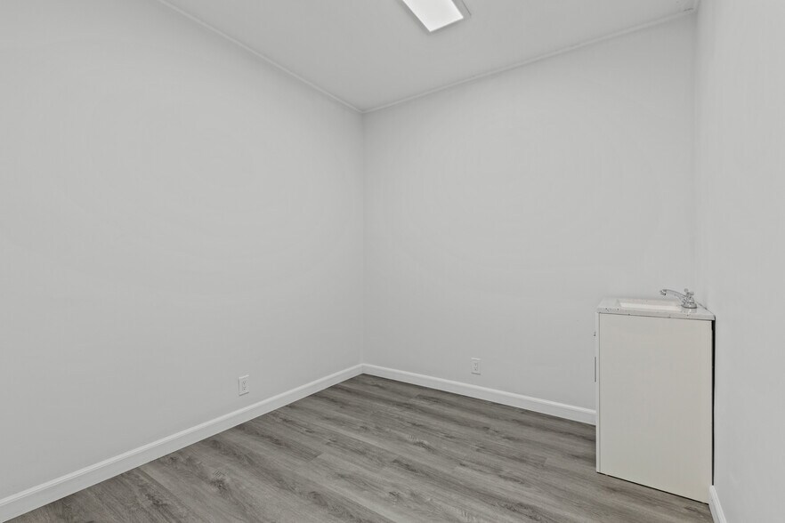 More Photos Of 16705 Hawthorne Blvd, Lawndale Medical For Lease