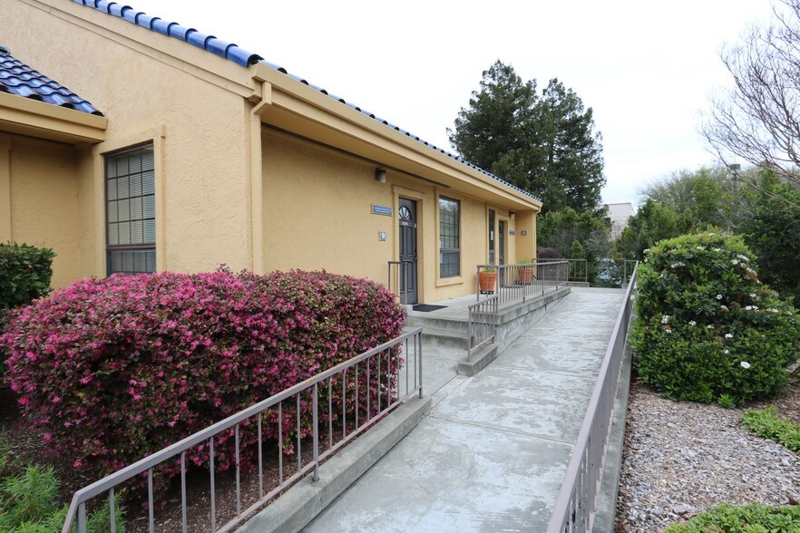 More Photos Of 1436 Professional Dr, Petaluma Medical For Lease