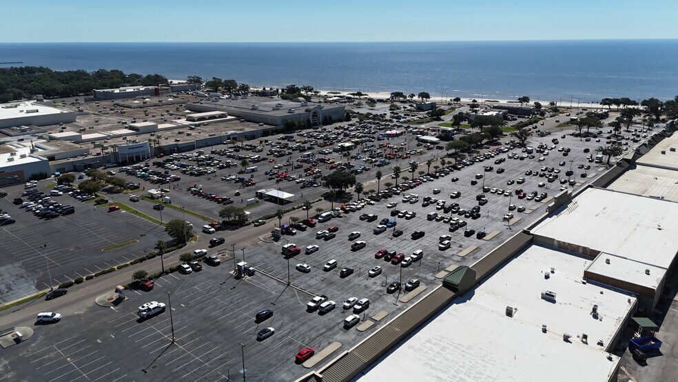 More Photos Of 2650 Beach Blvd, Biloxi Storefront For Lease