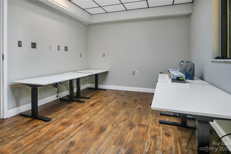 More Photos Of 510 W King St, Kings Mountain Medical For Lease