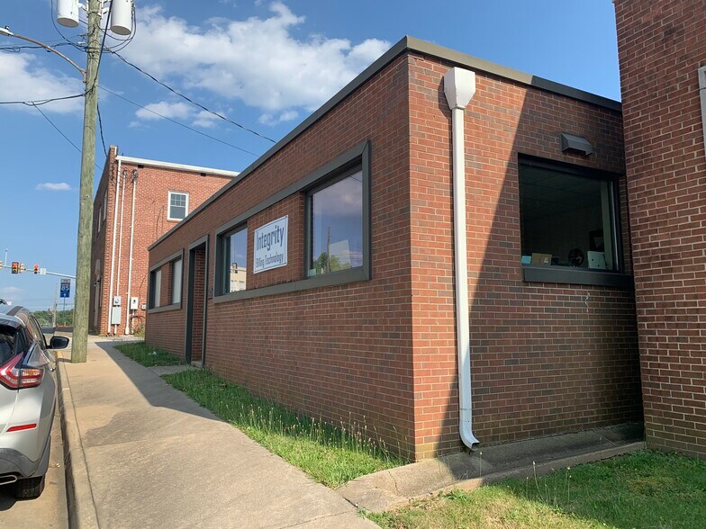 More Photos Of 109 W Atlantic St, South Hill Storefront Retail Office For Sale