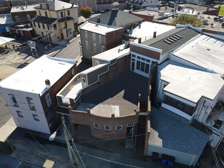 More Photos Of 513 Poplar St, Cambridge Storefront Retail Residential For Sale