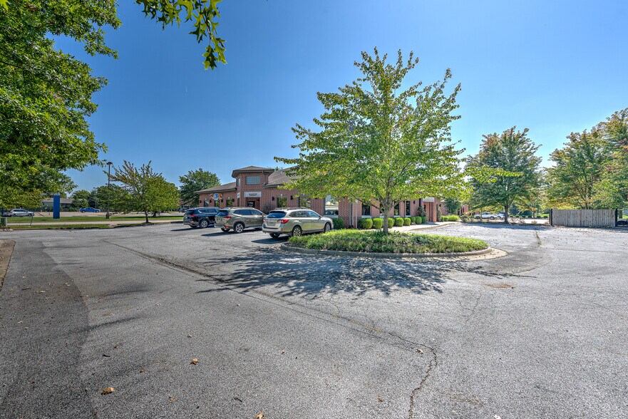 More Photos Of 1479 Executive Pl, Springdale Medical For Sale