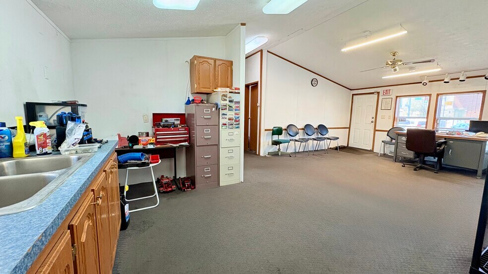 More Photos Of 1310 Poplar st, Terre Haute General Retail For Sale