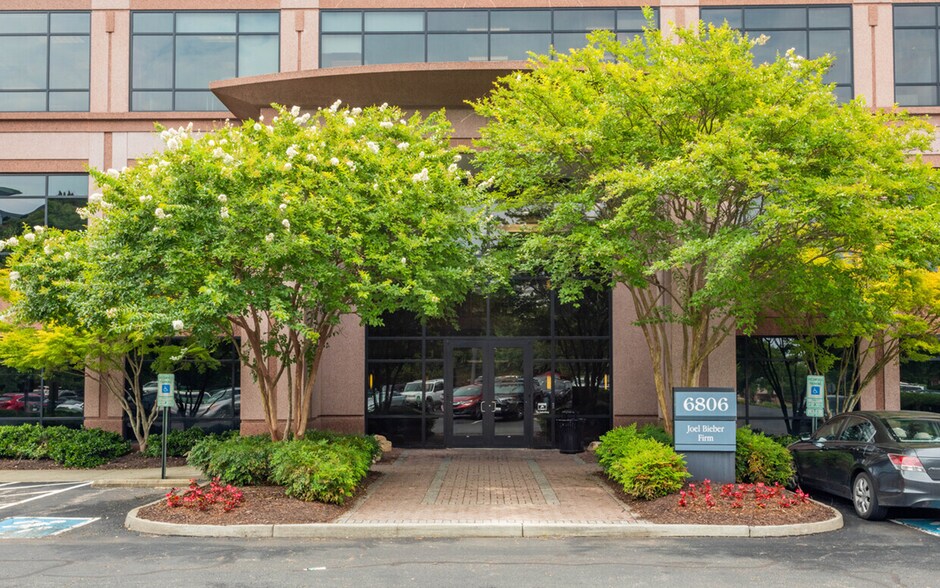 More Photos Of 6806 Paragon Pl, Richmond Office For Lease