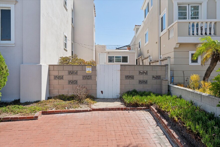 More Photos Of 1644 Monterey Blvd, Hermosa Beach Multifamily For Sale