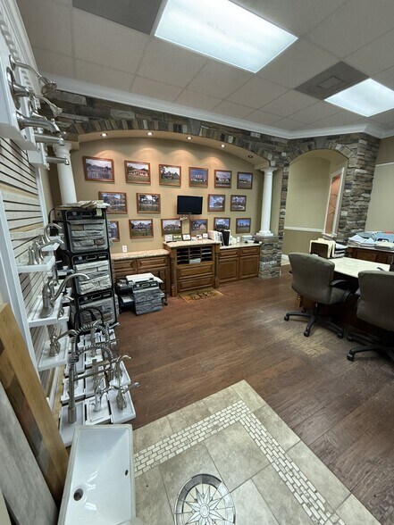 More Photos Of 101-131 E 13th St, Saint Cloud Office For Lease