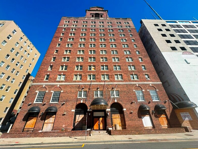 Primary Photo Of 125 S Dr Martin Luther King Blvd, Atlantic City Hotel For Sale