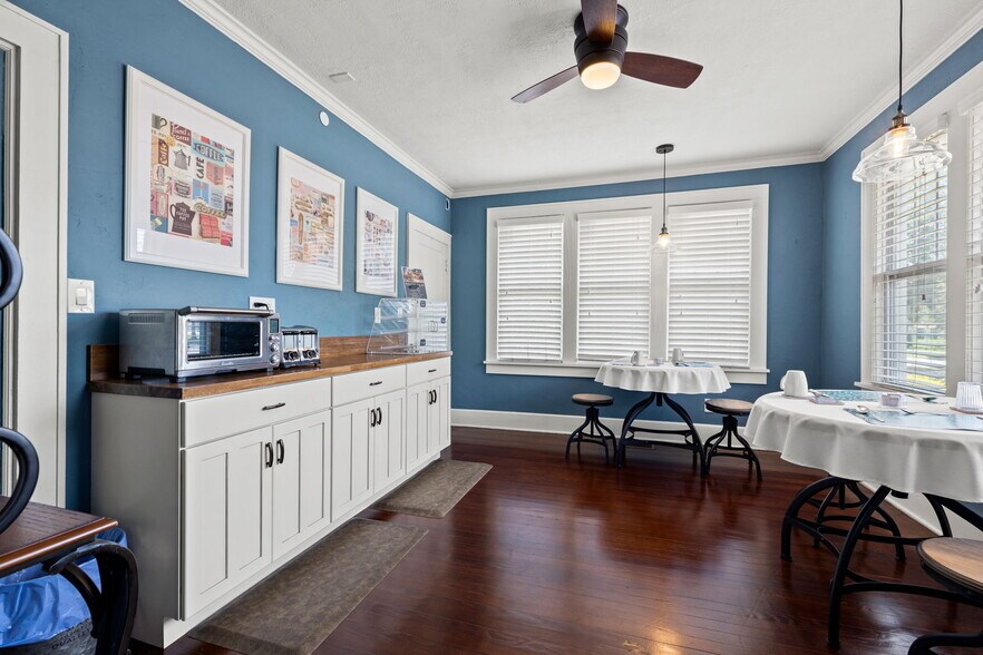 More Photos Of 2801 7th Ave N, Saint Petersburg Hospitality For Sale