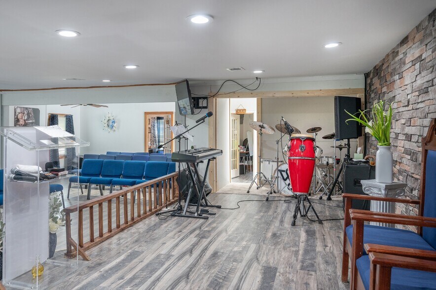 More Photos Of 200 Jupiter Dr, Nashville Flex For Sale