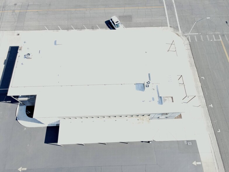 More Photos Of 401 S 7th St, Sunnyside Bank For Sale