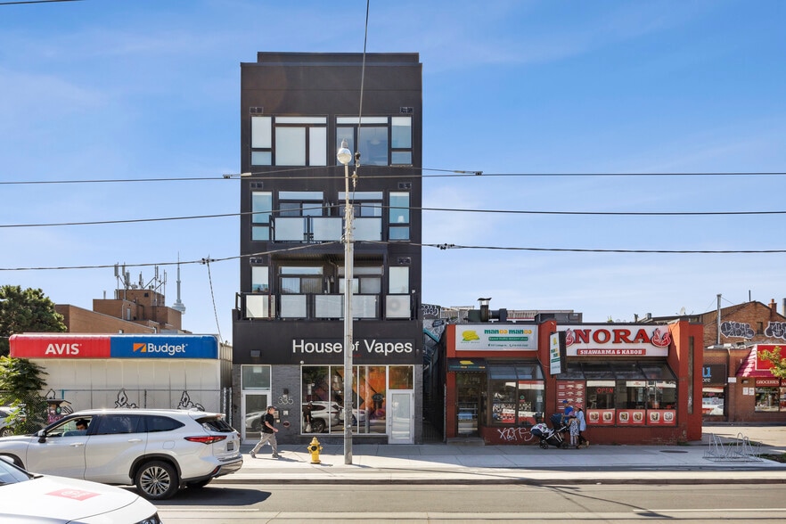 More Photos Of 335 College St, Toronto Apartments For Sale