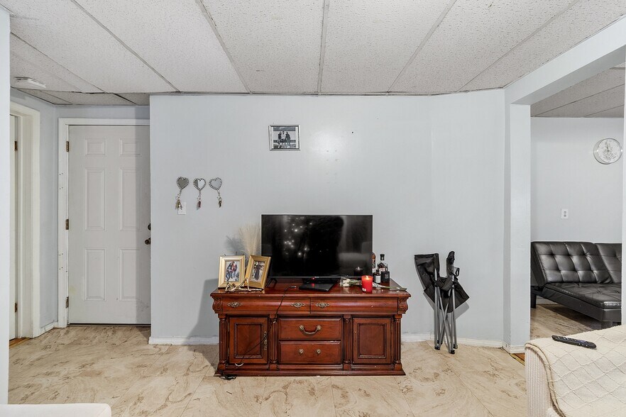 More Photos Of 324-326 Broadway, Lawrence Office Residential For Sale