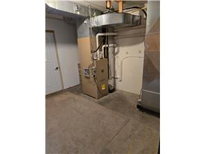 More Photos Of 2020 9th St E, Glencoe Office For Sale