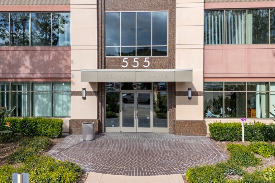 More Photos Of 555 Corporate Dr, Ladera Ranch Medical For Lease