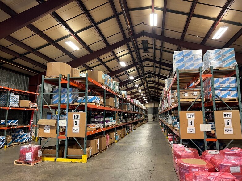 More Photos Of 390 Second Av W, Simcoe Warehouse For Lease