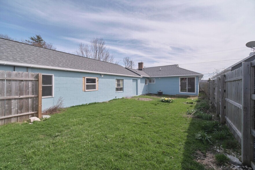 More Photos Of 4990 Main St, Onekama Freestanding For Sale