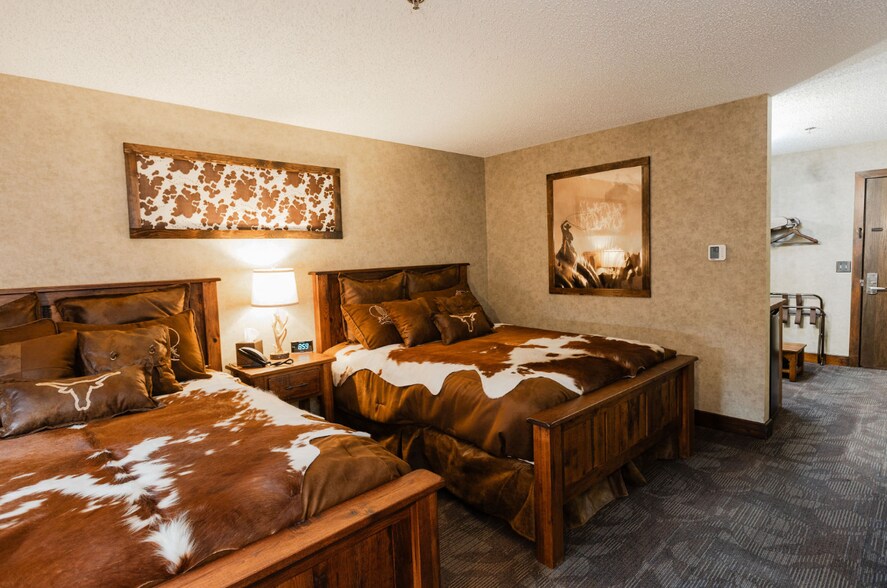 More Photos Of 510 W Huron, Au Gres Hotel For Sale