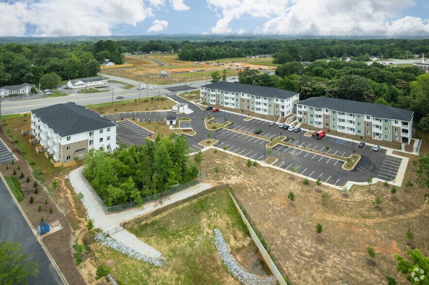 More Photos Of 6800 White Horse Rd, Greenville Apartments For Sale