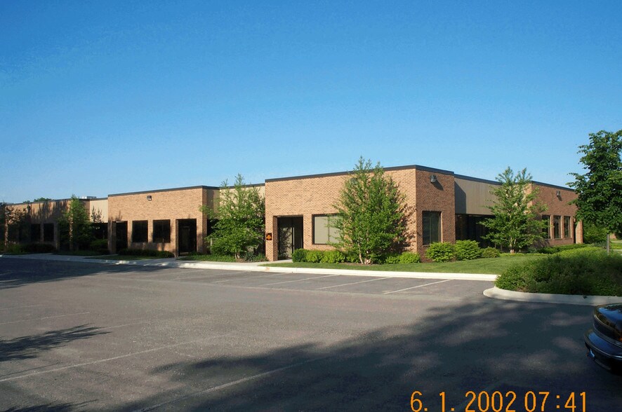 More Photos Of 245 W Roosevelt Rd, West Chicago Flex For Lease
