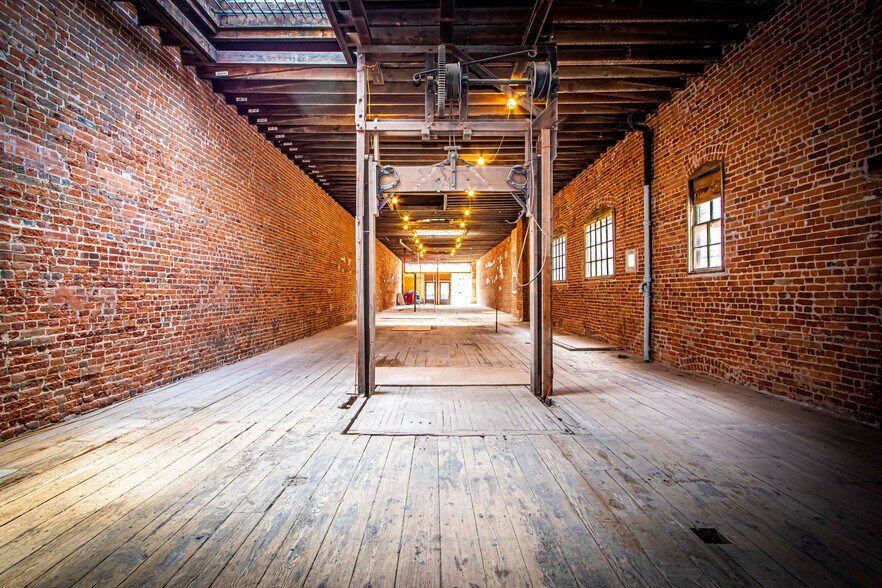 More Photos Of 206 N Tejon St, Colorado Springs Restaurant For Sale