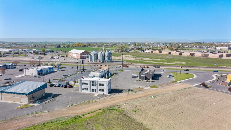 More Photos Of 2576 Yakima Valley Hwy, Sunnyside Office Residential For Lease