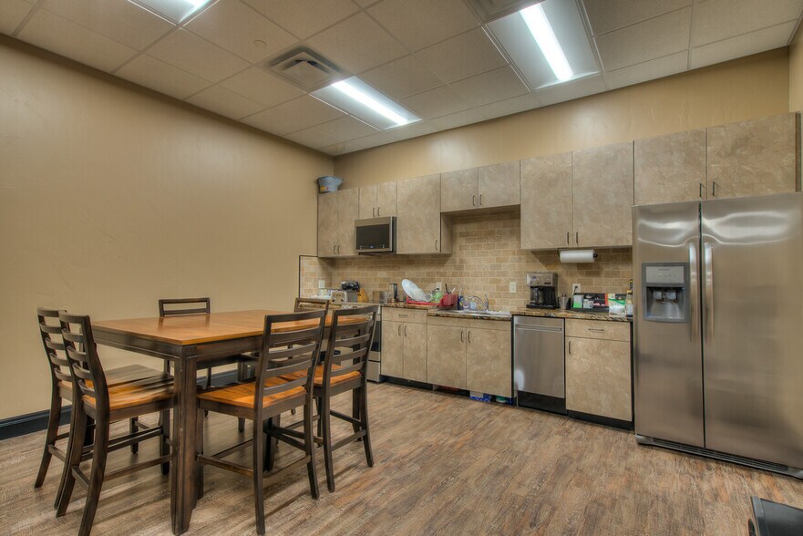 More Photos Of 5730 Observation Ct, Colorado Springs Warehouse For Lease