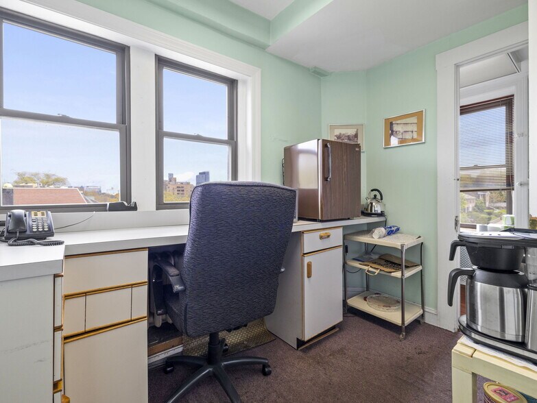 More Photos Of 1180 Beacon St, Brookline Hospital For Sale