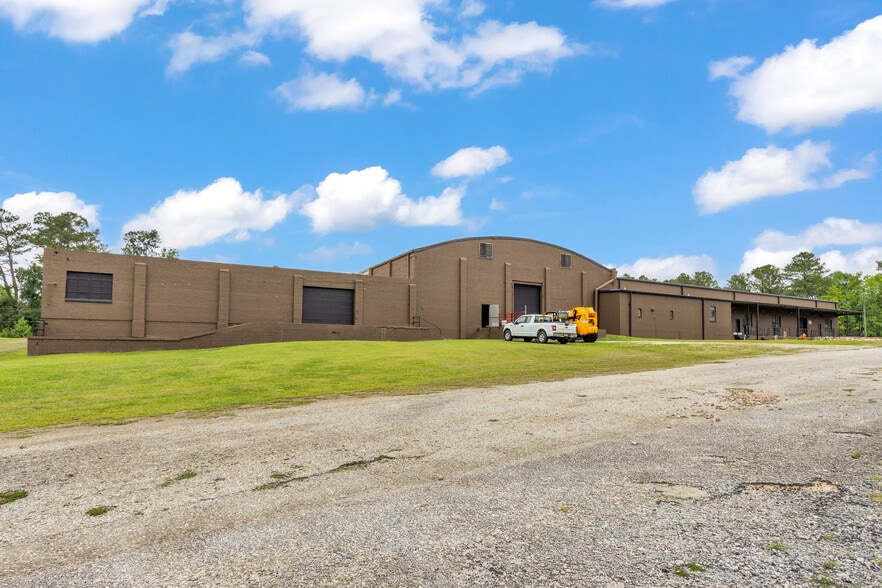 More Photos Of 121 Trotter Industrial Ln, Saluda Warehouse For Lease
