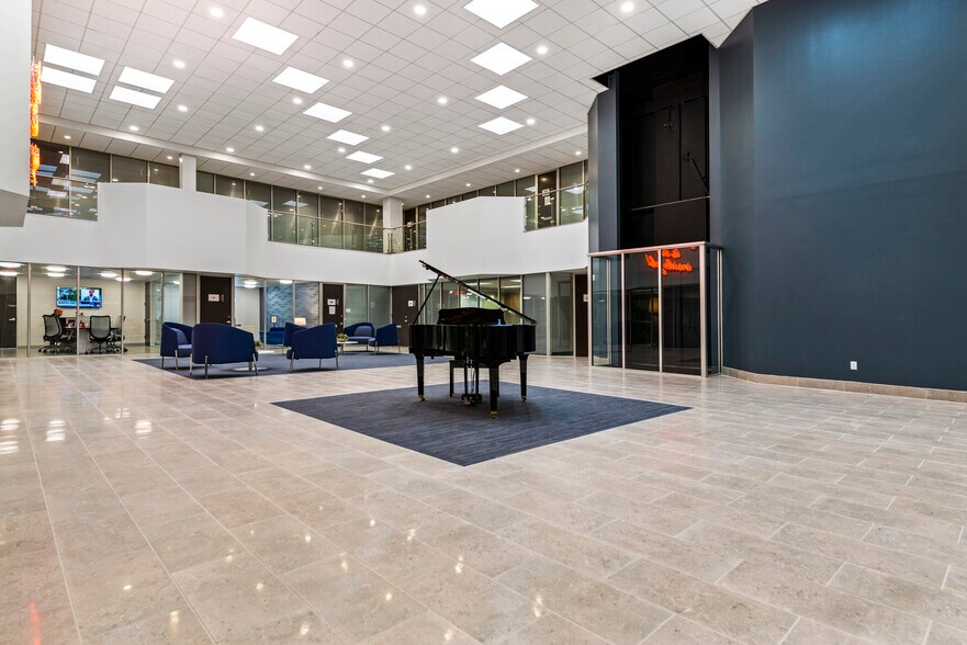 More Photos Of 3104 Edloe St, Houston Office For Sale