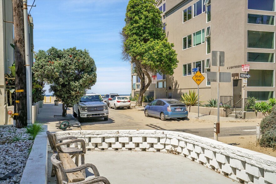 More Photos Of 14 Mast, Marina Del Rey Apartments For Sale