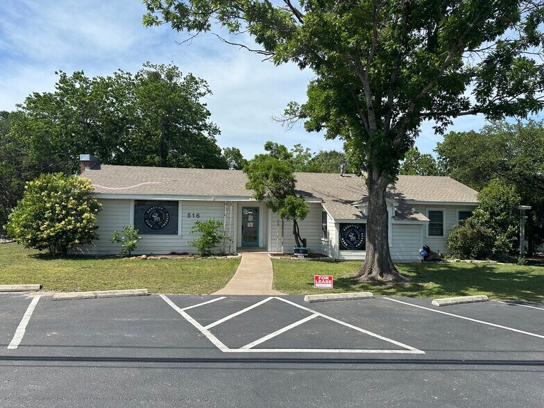 Primary Photo Of 516 Buchanan Dr, Burnet Medical For Lease