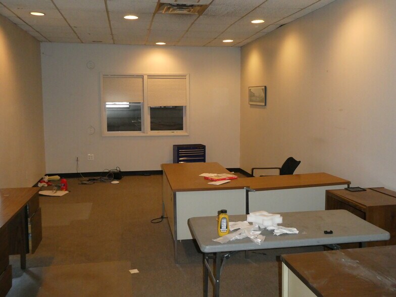 More Photos Of 127 Haddon Ave, Berlin Township Flex For Sale