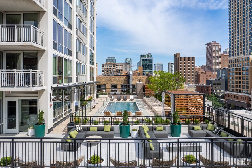 More Photos Of 222 W Erie St, Chicago Multifamily For Sale