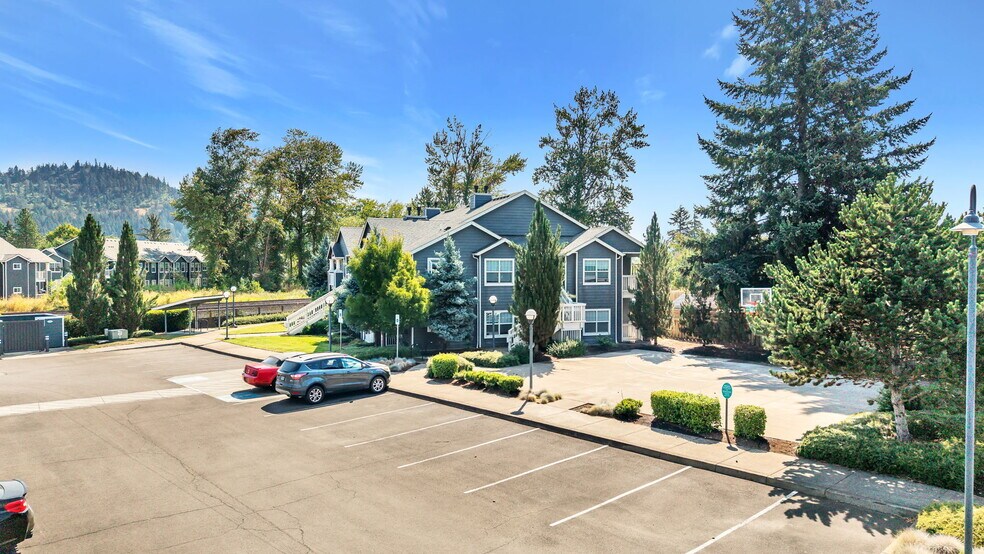 More Photos Of 2211 McKinney Ln, Lebanon Apartments For Sale