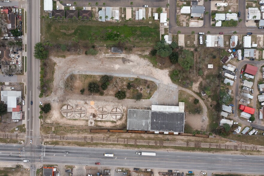 More Photos Of 101 N Val Verde Rd, Donna Warehouse For Sale